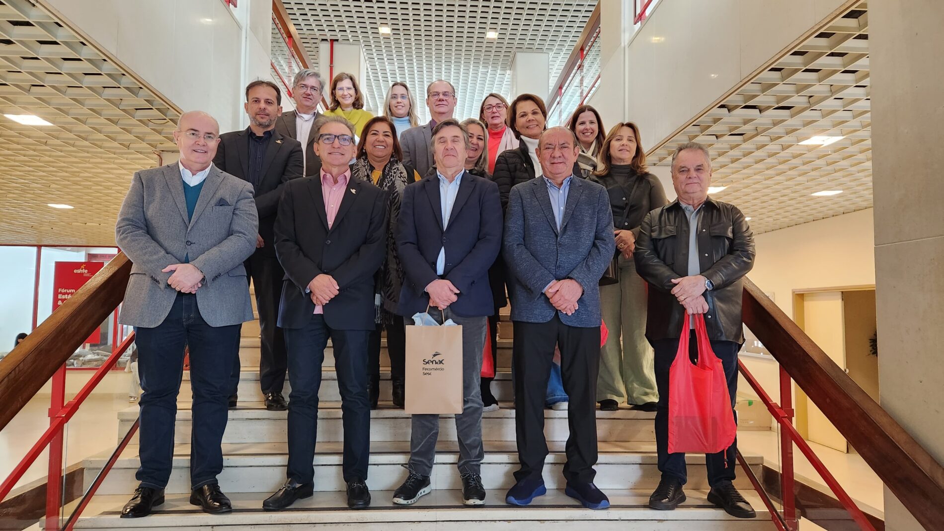 Visita a escola técnica de Estoril - Foto: Divulgação