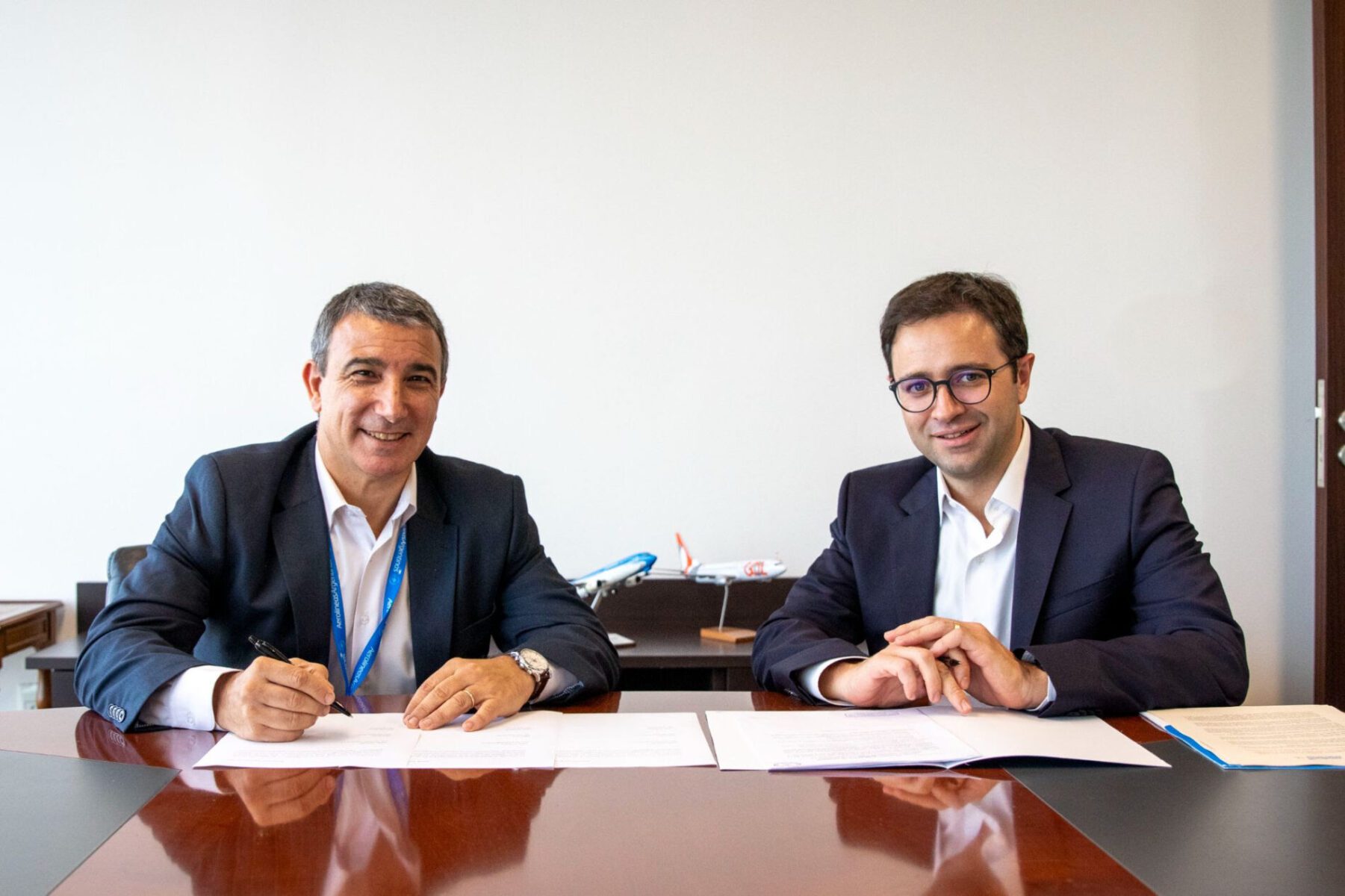 Fabián Lombardo, CEO da Aerolíneas Argentinas, e Celso Ferrer, CEO da Gol (Crédito: Aerolíneas Argentinas)