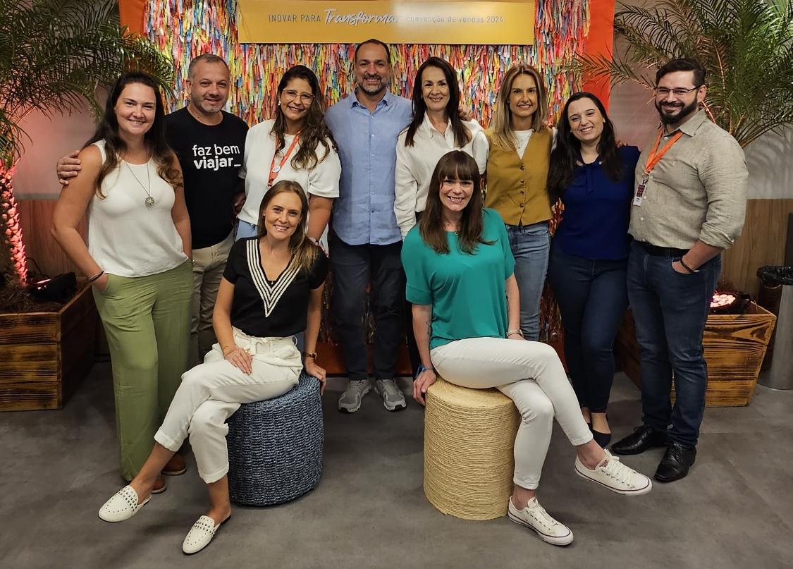 Claudia Romeu, Diego Lando, Paula Pimentel, Marcelo Marinho, Deyzi Weber, Juliana Laitano, Ana Elisa Pires, Vinício Bin, Paula Waskow e Giorgia Bombelli (da esquerda para direita) - Foto: Fábio Souto