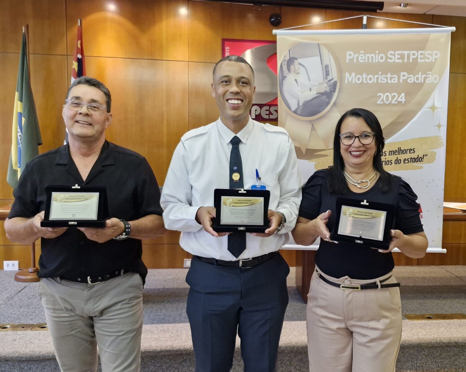 Carlos Gonçalves, da empresa Viasol Mobilidade; Lucas Aranha, da Viação Cometa; e Rose Elena, da Viação Paraty Mobilidade - Foto: Divulgação