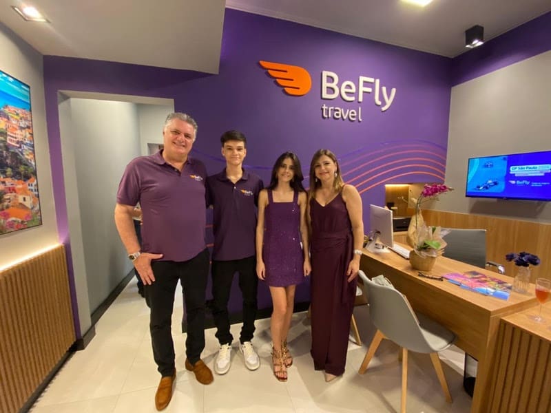 Time de franqueados da BeFly Travel Mooca - Foto: Divulgação/BeFly