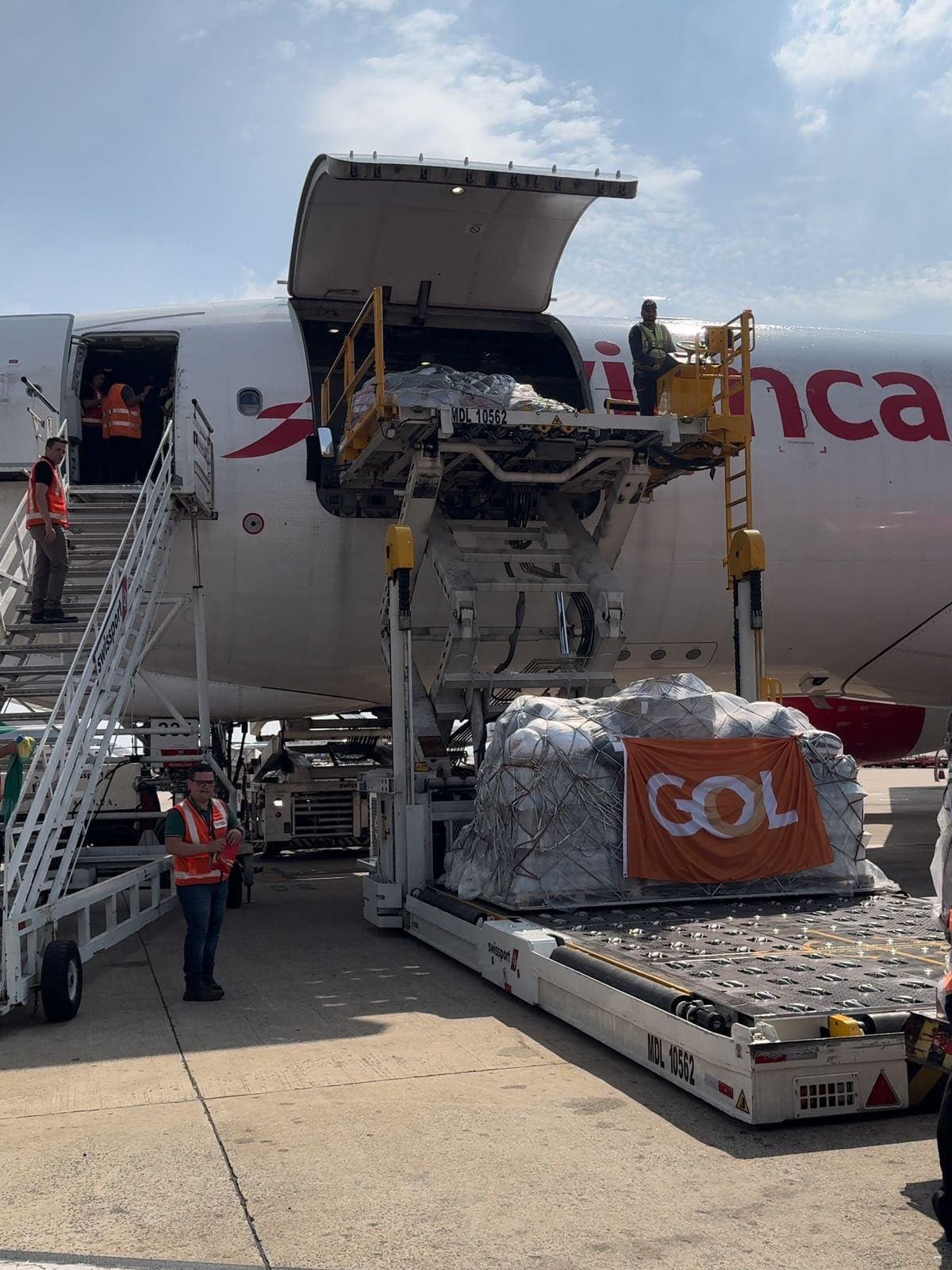 Cargueiro da Avianca, em parceria com a GOL, transportou 50 toneladas para Canoas (RS) (FOTO Divulgação: GOL)