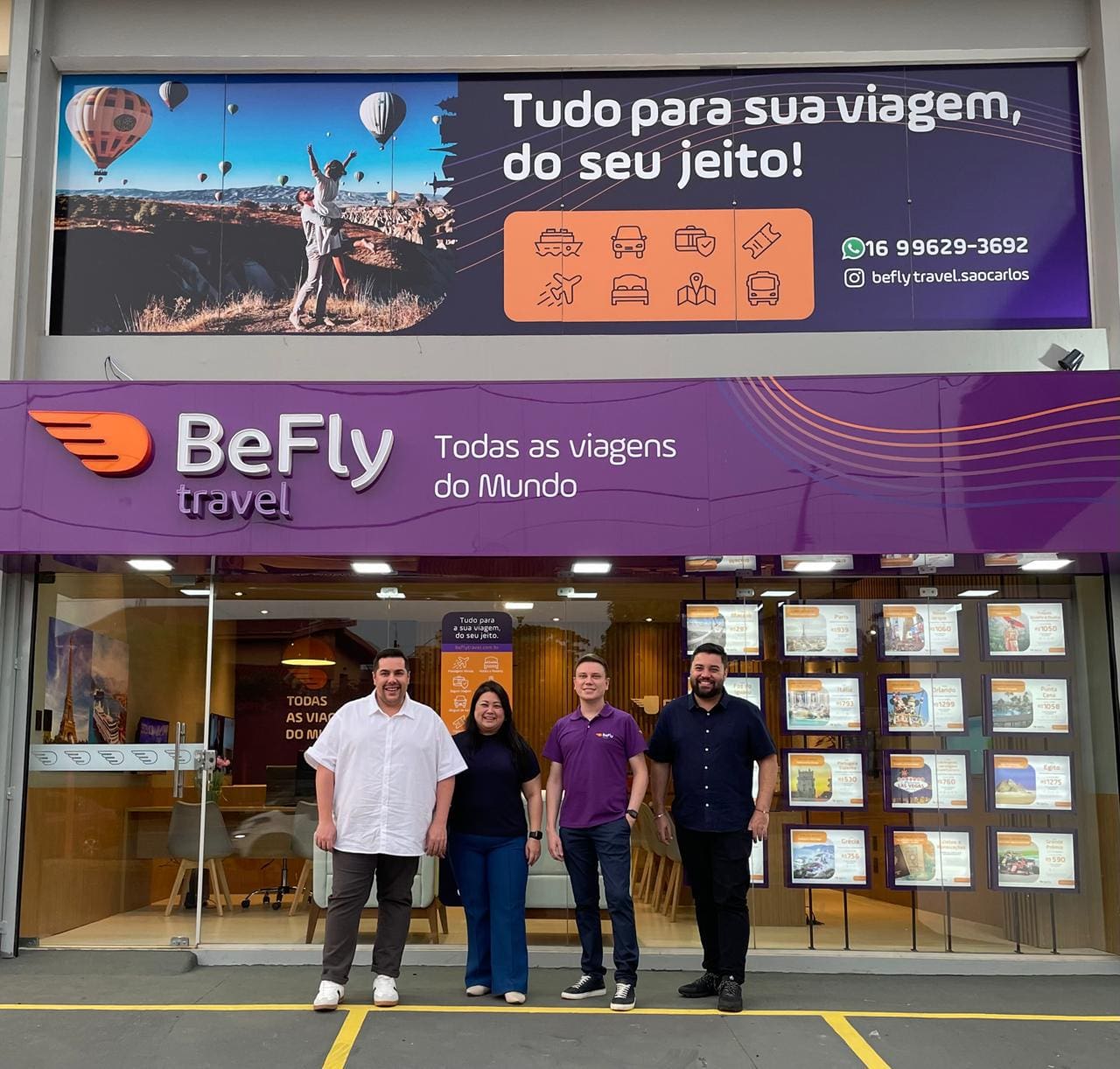 Da esquerda para a direita: Eder Masini (especialista de Operações de Franchising), Karen Naka (especialista de Back Office), Bruno Freitas (Líder da Franquia) e Rui Pimenta (gerente de Vendas). (Foto: Divulgação/ BeFly)