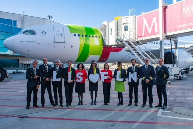 A tripulação do voo inaugural Lisboa - Florianópolis. Foto: Divulgação