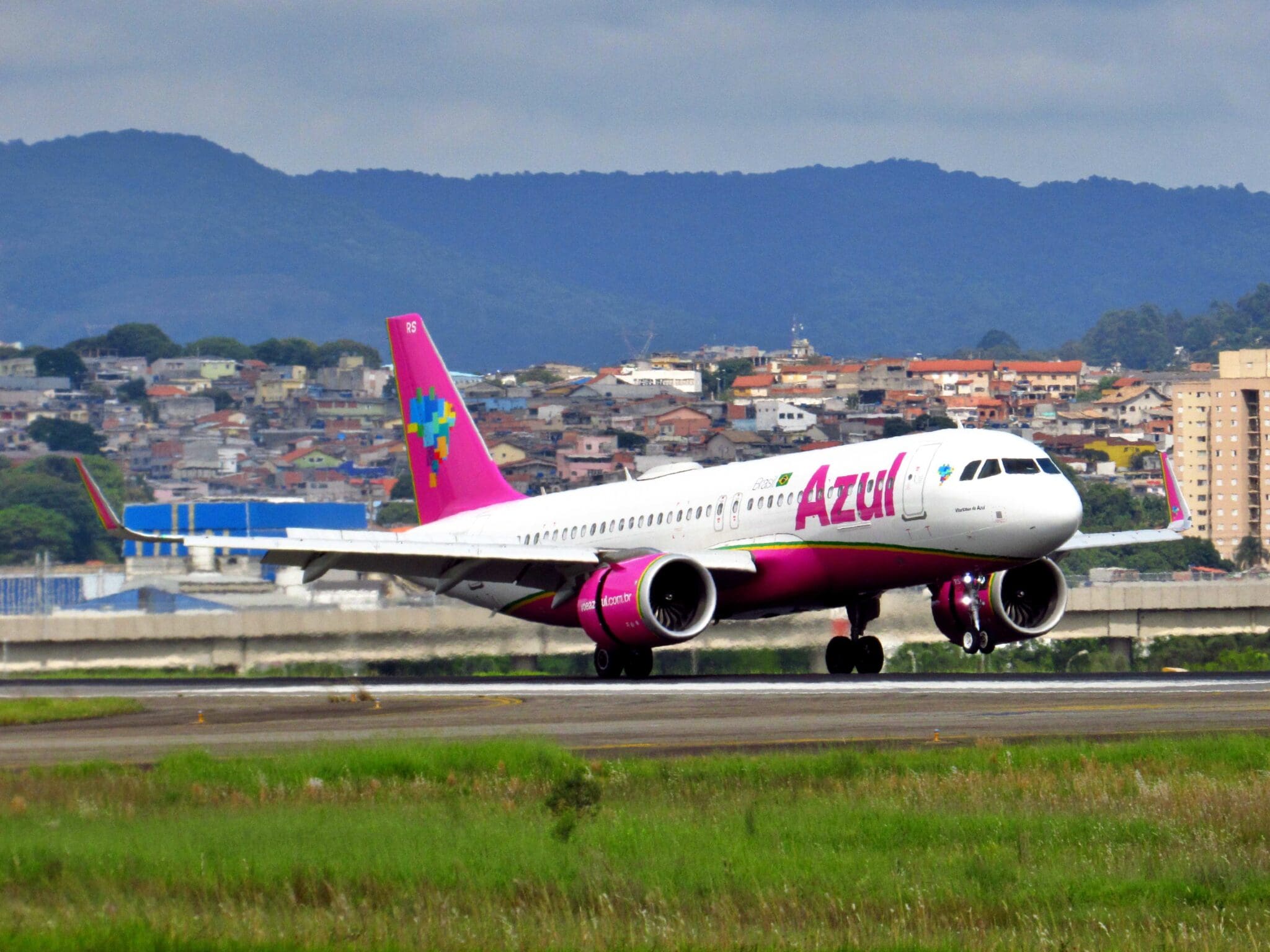 Aeronave Airbus A320 da Azul que fará a rota Guarulhos-Ilhéus (Foto: Divulgação)