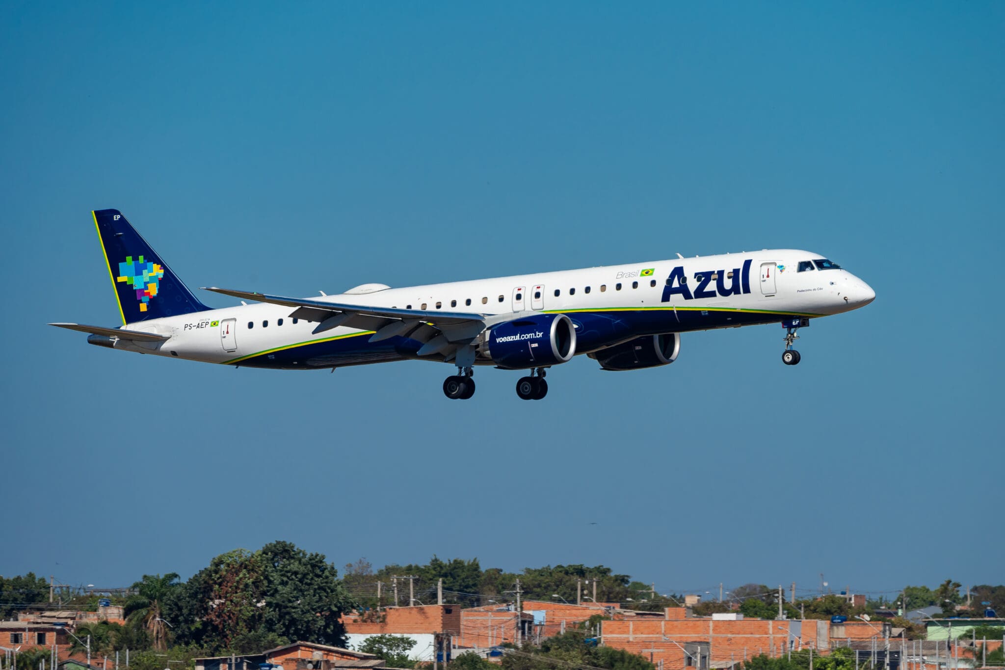 Aeronave Azul Embraer E2, com capacidade para 136 passageiros. (Foto: Divulgação)