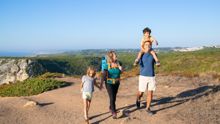 Com um planejamento adequado dá para organizar as férias e evitar dores de cabeça. (Foto: Freepik)