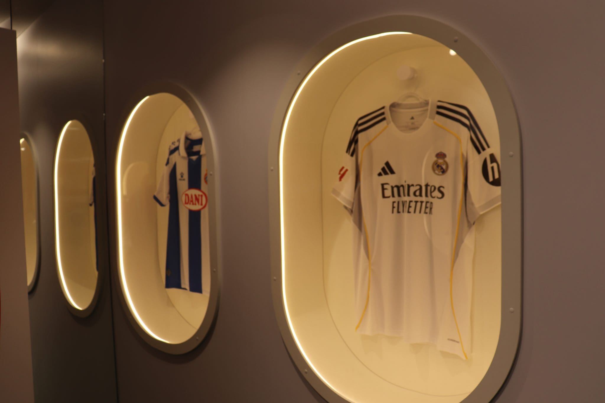 Camisa de clubes da La Liga, competição patrocinada pela Iberia. Crédito: Maurício Herschander/ Brasilturis