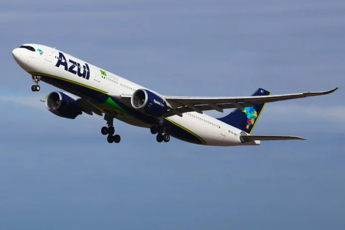 Cade autoriza ampliação da participação da United Airlines na Azul, no contexto do plano de recuperação judicial. Crédito: Divulgação/Azul