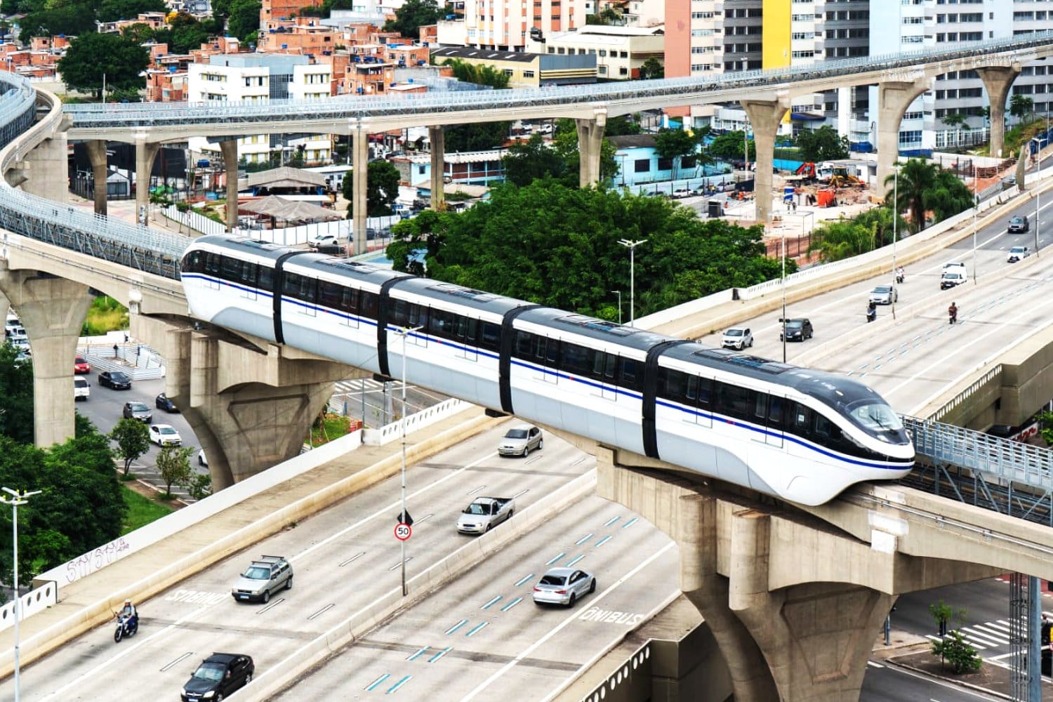 Após 12 anos de atraso, Linha 17-Ouro que liga metrô ao Aeroporto de Congonhas é inaugurada