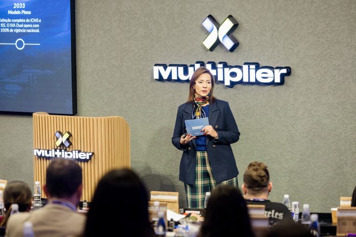 Luana Nogueira, diretora-executiva da Alagev, palestrou sobre o papel do gestor de viagens. Crédito: Divulgação