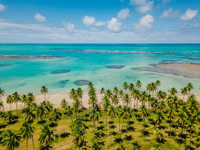 Alagoas está entre os 10 destinos mais comercializados por operadoras de turismo em 2025