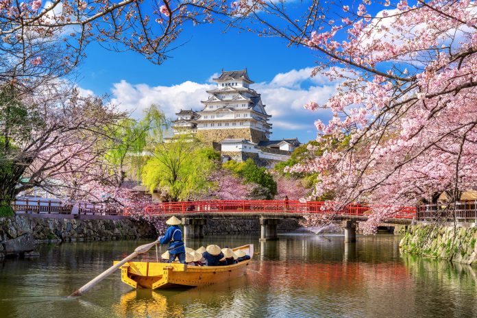 Japão elevará em até cinco vezes as taxas de visto a partir de 1º de julho de 2026 e avança na digitalização da entrada no país. Crédito: Magnific