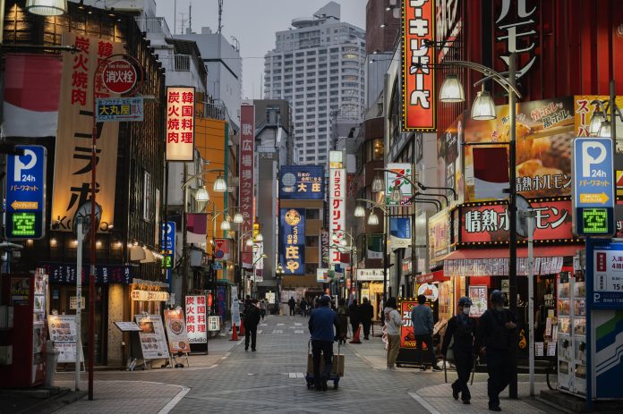 Japão prorroga até 2029 a isenção de visto para brasileiros com passaporte eletrônico em viagens de curta duração