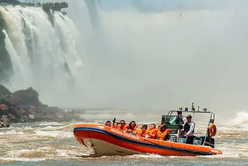 Macuco Safari retoma operações em Foz do Iguaçu e recebe mais de mil visitantes no primeiro fim de semana. Macuco Safari retoma operações em Foz do Iguaçu e recebe mais de mil visitantes no primeiro fim de semana.