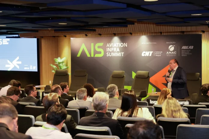 Aviação regional, eficiência aeroportuária, biometria, risco de fauna e sistemas antidrones estão entre os temas da programação do AIS 2026. Crédito: Divulgação/Abear