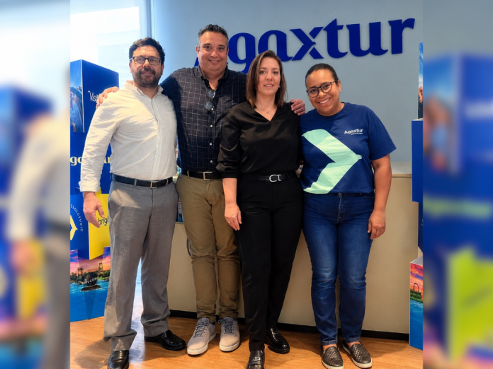 Fábio Guilhem, Eduardo Barbosa, Ana Scomparini e Glaucia Olimpio integram a estrutura comercial da Agaxtur voltada ao relacionamento com o mercado. Crédito: Divulgação/Agaxtur