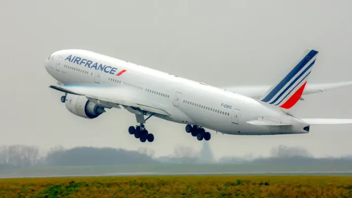 Air France terá dois voos diários entre Paris e Rio de Janeiro a partir de 31 de maio de 2027, operados com Airbus A350-900. Air France terá dois voos diários entre Paris e Rio de Janeiro a partir de 31 de maio de 2027, operados com Airbus A350-900.