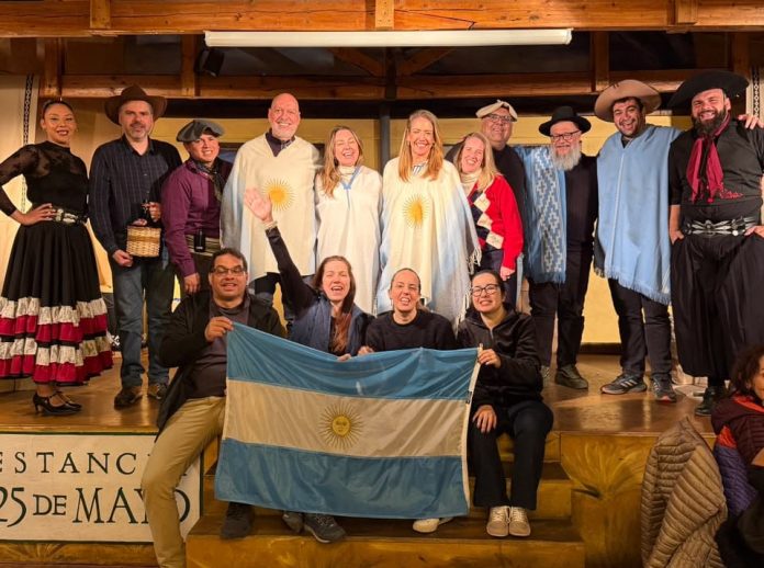 Braztoa reúne 16 operadoras na FIT Argentina 2026 e promove famtrip em El Calafate para estimular negócios e parcerias
